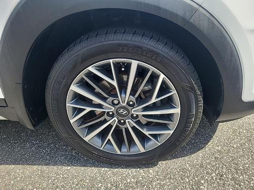 White Pearl 2019 Hyundai TUCSON SE