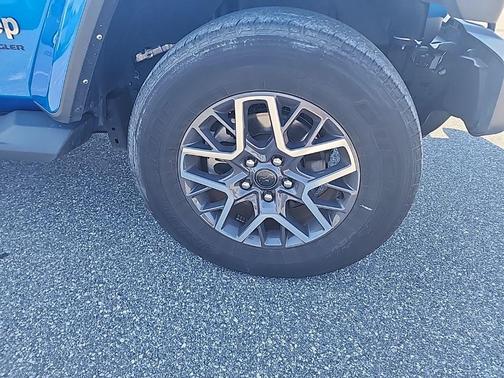 Fathom Blue Pearlcoat 2024 Jeep Wrangler 4-Door Sahara