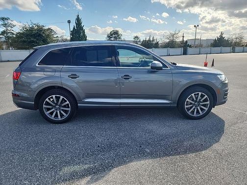 2017 Audi Q7 3.0T Premium