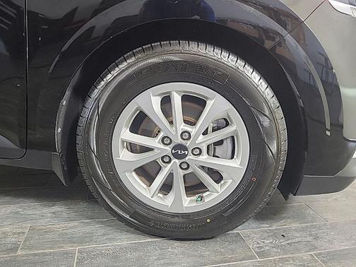 2022 Kia Carnival LX