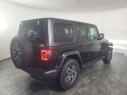 2024 Jeep Wrangler 4-Door Sahara