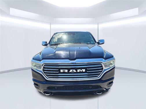 Diamond Black Crystal Pearlcoat 2022 RAM 1500 Longhorn