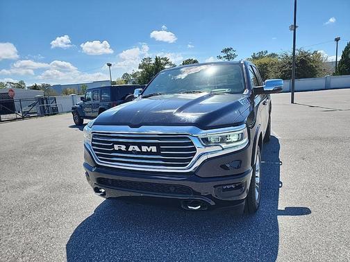 Diamond Black Crystal Pearlcoat 2022 RAM 1500 Longhorn