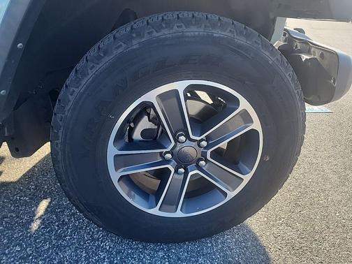 2023 Jeep Wrangler 4-Door Sahara