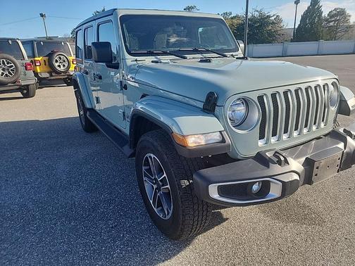 2023 Jeep Wrangler 4-Door Sahara
