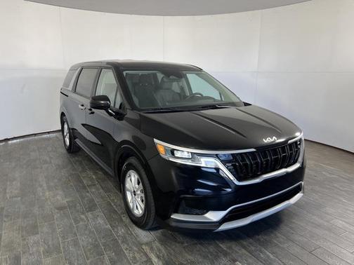 2022 Kia Carnival LX
