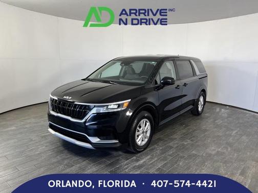 2022 Kia Carnival LX