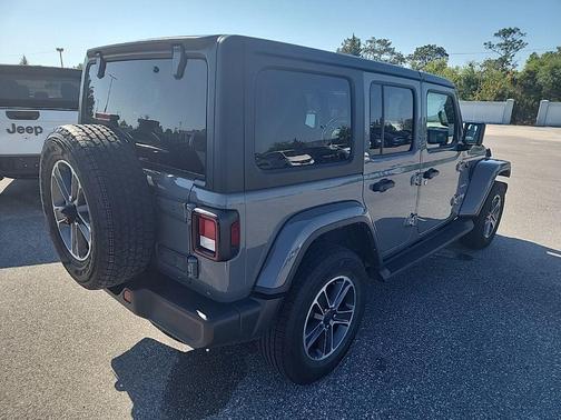 2023 Jeep Wrangler 4-Door Sahara