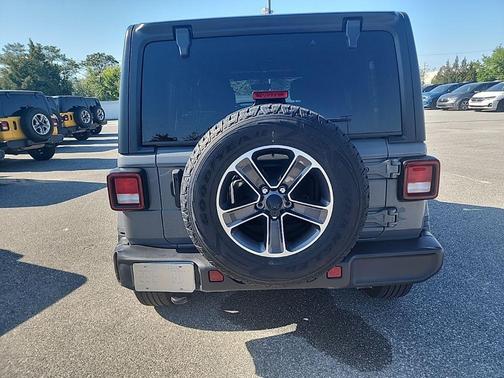 2023 Jeep Wrangler 4-Door Sahara