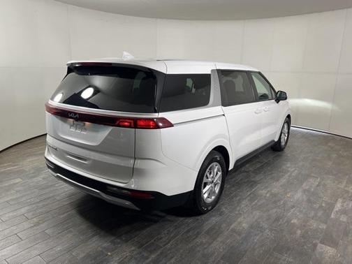 2022 Kia Carnival LX