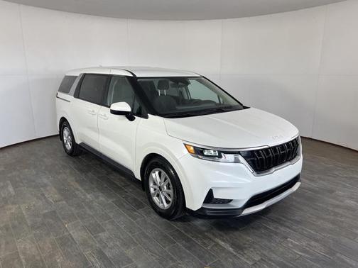 2022 Kia Carnival LX