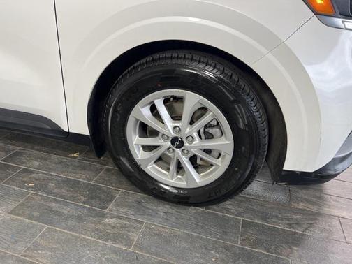 2022 Kia Carnival LX