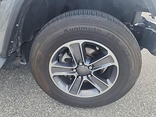 Gray 2023 Jeep Wrangler 4-Door Sahara