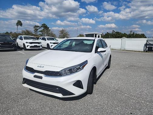 Snow White Pearl 2023 Kia Forte GT-Line