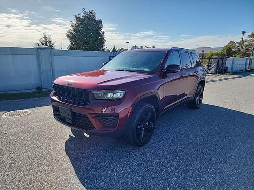 Velvet Red Pearlcoat 2023 Jeep Grand Cherokee Altitude