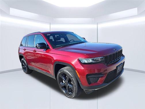 Velvet Red Pearlcoat 2023 Jeep Grand Cherokee Altitude