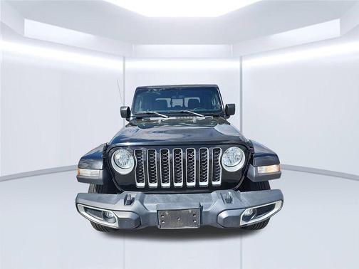 Black Clearcoat 2022 Jeep Gladiator Overland