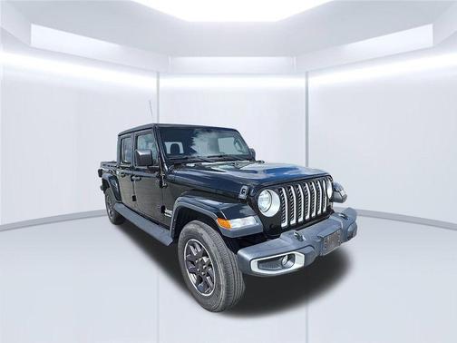 Black Clearcoat 2022 Jeep Gladiator Overland