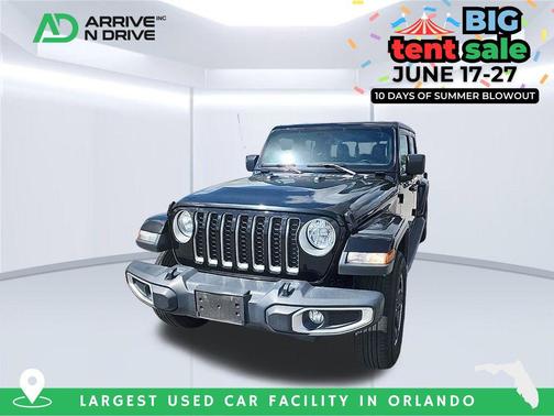 Black Clearcoat 2022 Jeep Gladiator Overland
