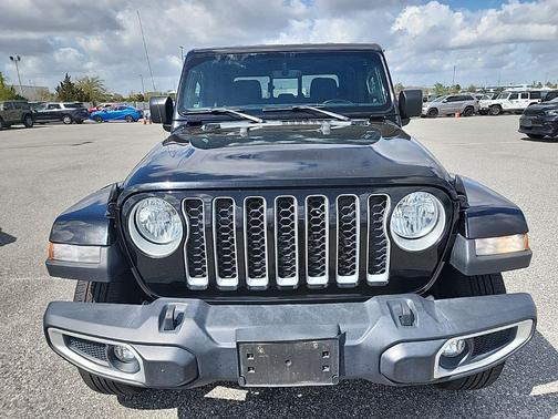 2022 Jeep Gladiator Overland