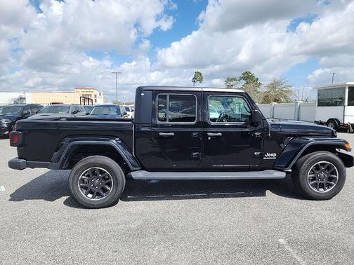 2022 Jeep Gladiator Overland