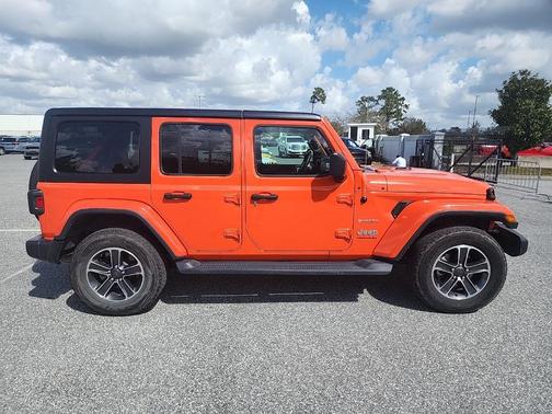 2023 Jeep Wrangler 4-Door Sahara