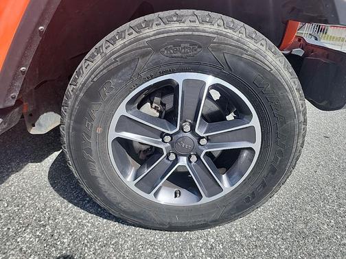 2023 Jeep Wrangler 4-Door Sahara