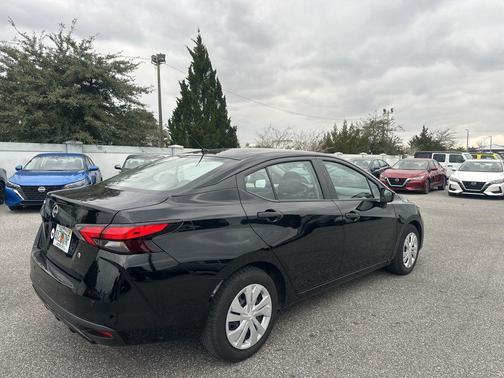 2023 Nissan Versa 1.6 S