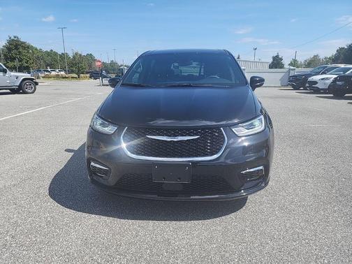 2025 Chrysler Pacifica L