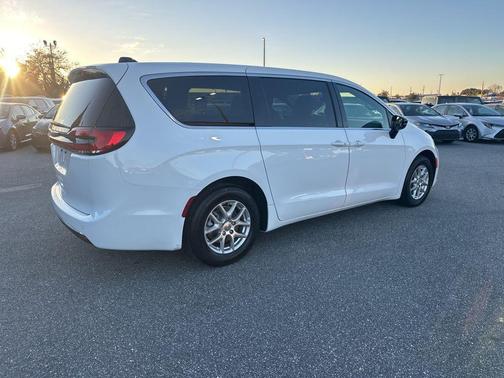 2025 Chrysler Pacifica L