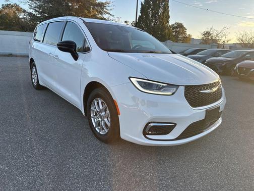 2025 Chrysler Pacifica L