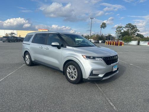 2022 Kia Carnival LXS