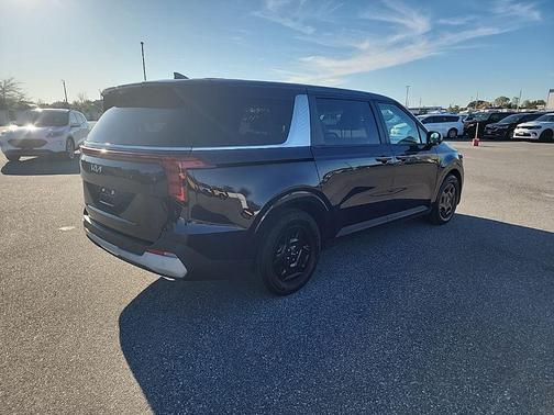 2025 Kia Carnival LXS