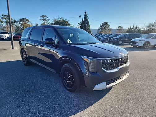 2025 Kia Carnival LXS