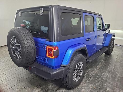 2024 Jeep Wrangler 4-Door Sahara