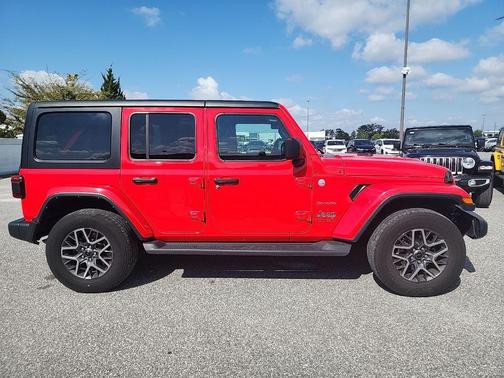 Firecracker Red Clearcoat 2024 Jeep Wrangler 4-Door Sahara