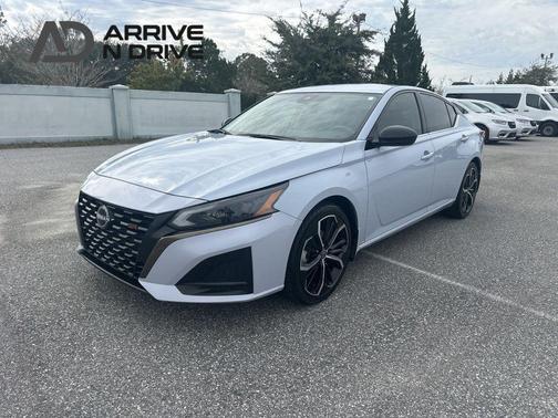 2023 Nissan Altima SR FWD