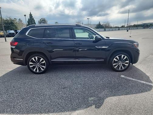 2022 Volkswagen Atlas 3.6L SEL Premium