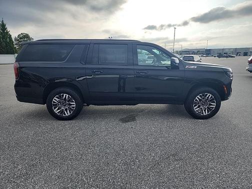 2025 Chevrolet Suburban 4WD Z71