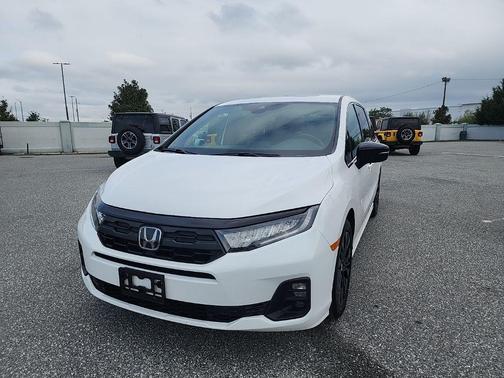 Platinum White Pearl 2025 Honda Odyssey Sport-L