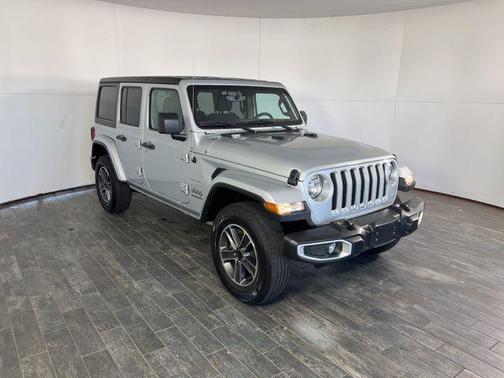 2023 Jeep Wrangler 4-Door Sahara