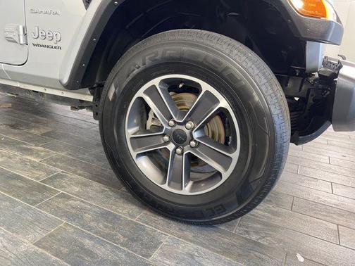 2023 Jeep Wrangler 4-Door Sahara