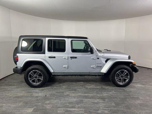 2023 Jeep Wrangler 4-Door Sahara