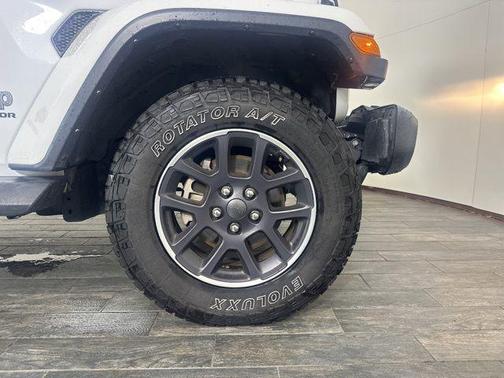 2022 Jeep Gladiator Overland