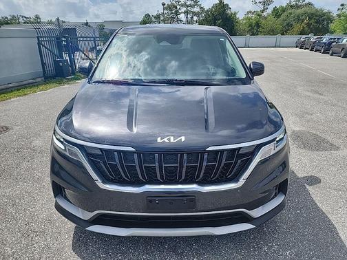 2022 Kia Carnival LX
