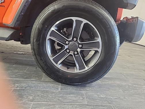 2023 Jeep Wrangler 4-Door Sahara