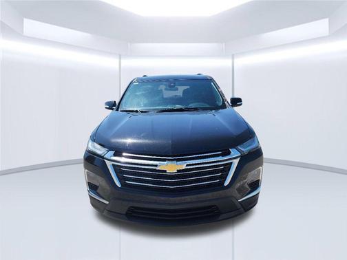 Mosaic Black Metallic 2022 Chevrolet Traverse LT Cloth