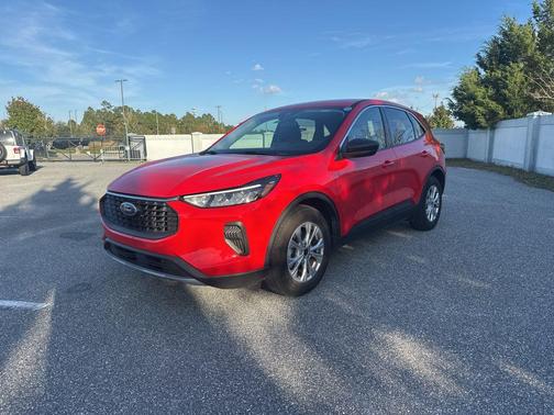 Rapid Red Metallic Tinted Clearcoat 2024 Ford Escape Active