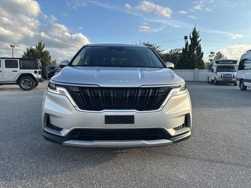 2022 Kia Carnival LX