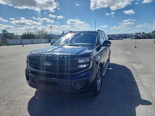 Black Metallic 2025 Ford Expedition Max Active 4x4
